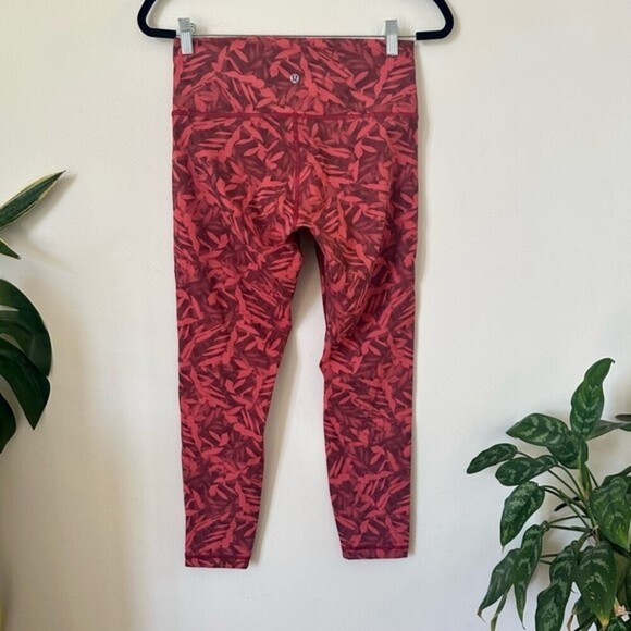 Lululemon Wunder Under High-Rise Red Leggings 25" *Luxtreme Size 10 - Picture 5 of 7